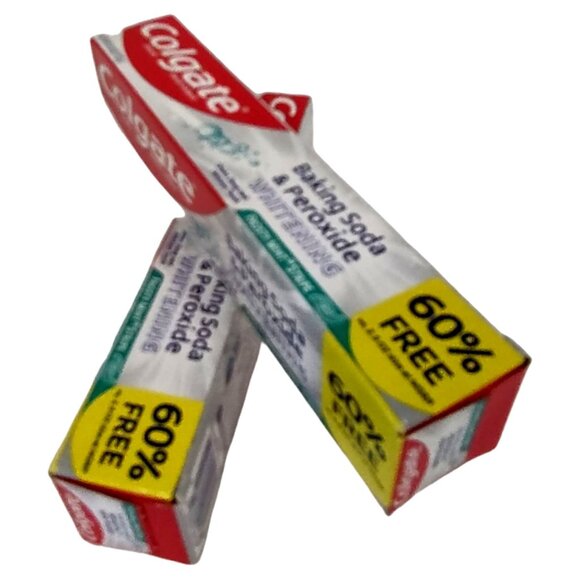 Colgate Baking Soda & Peroxide Whitening Toothpaste Oral Care - Picture 3 of 5